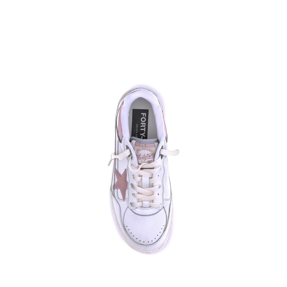 Chunky Low-Top Basketball-Inspired Sneakers with Vintage Details